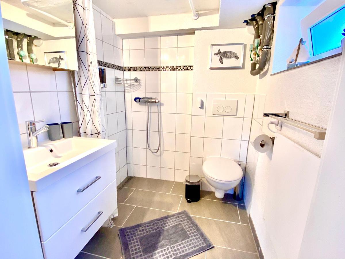 Modernes Zimmer Mit Kuechenzeile Und Bad Denkte Extérieur photo